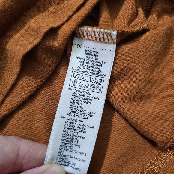 Forever21 Cropped Tee - Picture 6 of 6
